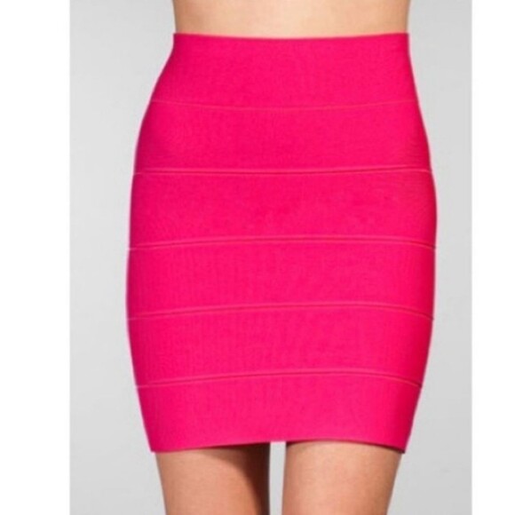 BCBGMAXAZRIA Women's Simone Bandage Skirt. Size Large - Picture 1 of 4
